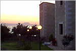 Stavromenos Villas - Children playing in the foregarden